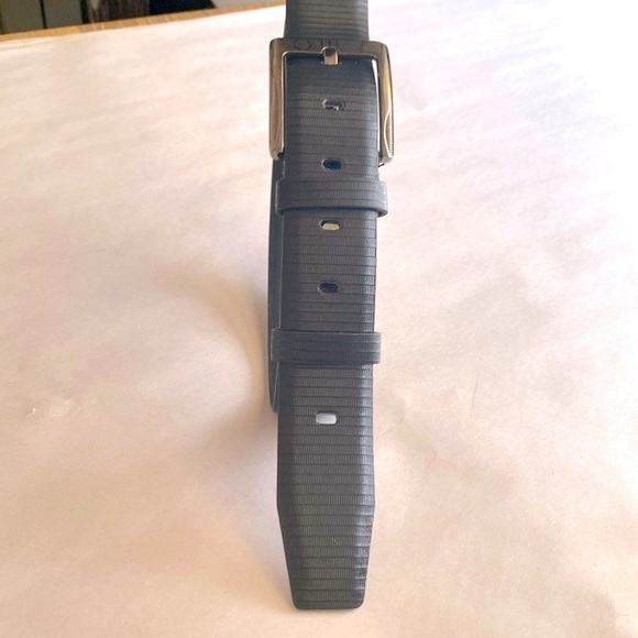 Men's Brand New Nike Leather Belt - Picture 2 of 8